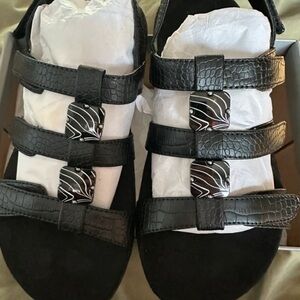 Vionic Black Strappy Sandals